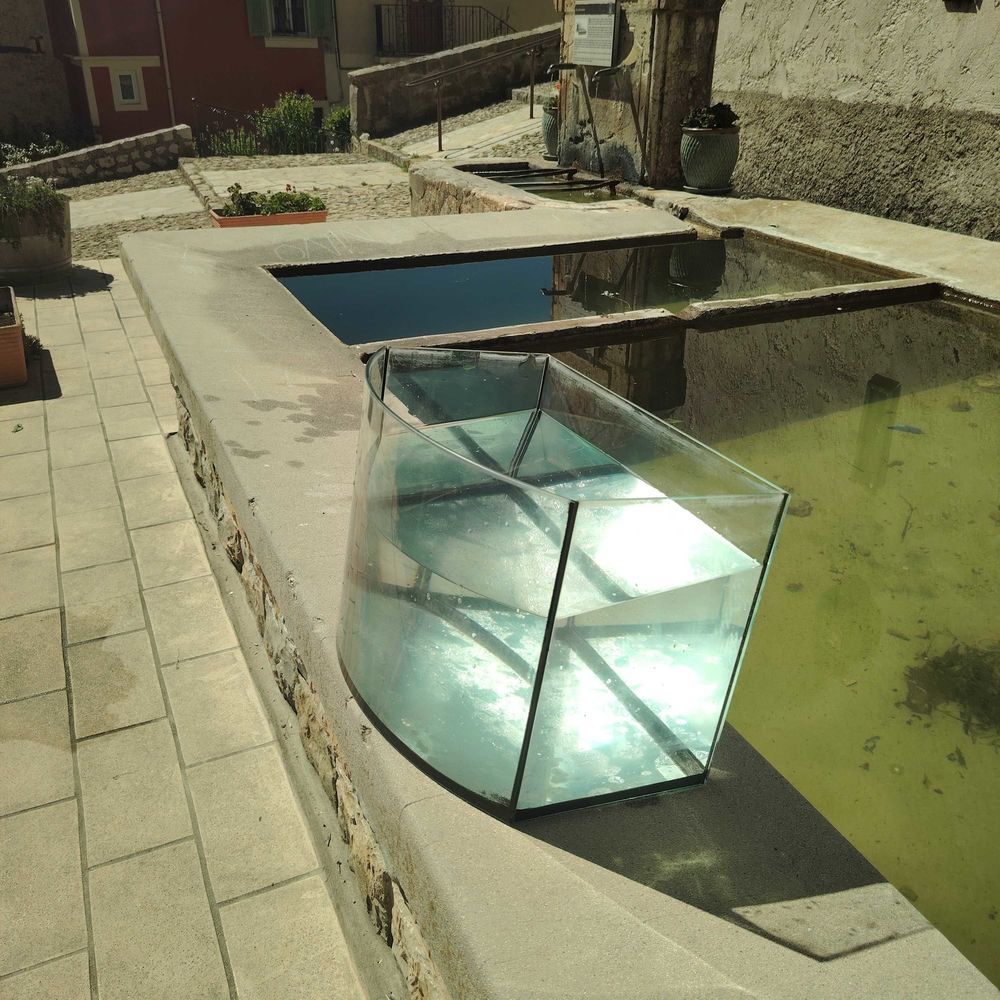 AQUARIUM �� POISSON OU VIVARIUM 17 Revest-les-Roches (06)