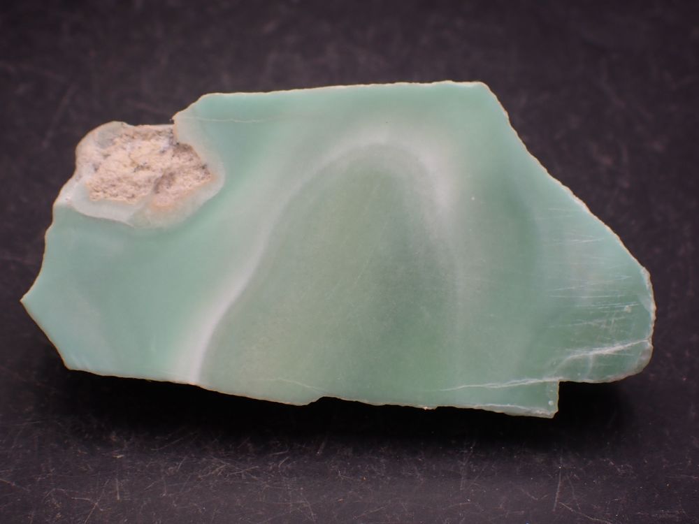  Aragonite cuprif�re polie d'un cot� , Mine Lina , Ari�ge 29 Bertrichamps (54)