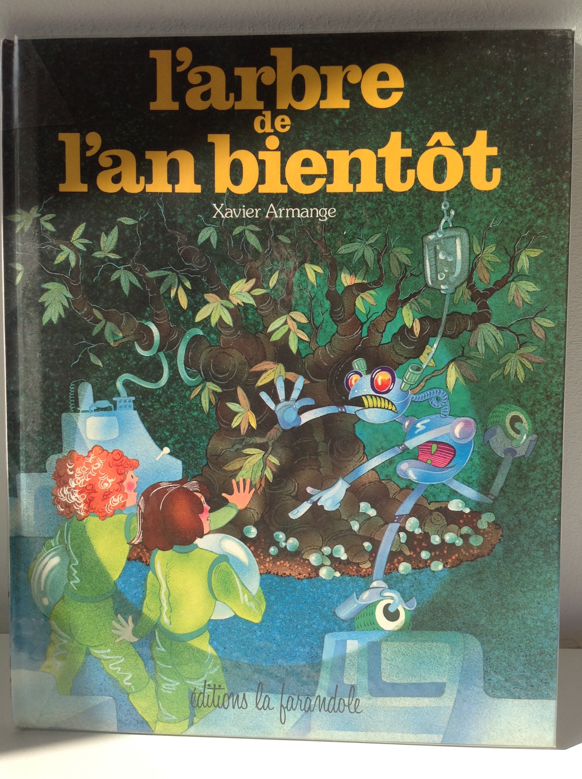 L'ARBRE DE L'AN BIENT�T DE XAVIER ARMANGE Envoi Possible
8 Tr�gunc (29)