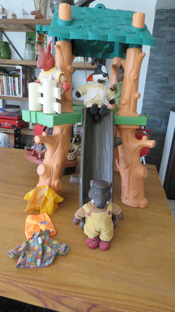 Arbre les copains de la for�t 50 Dieulefit (26)