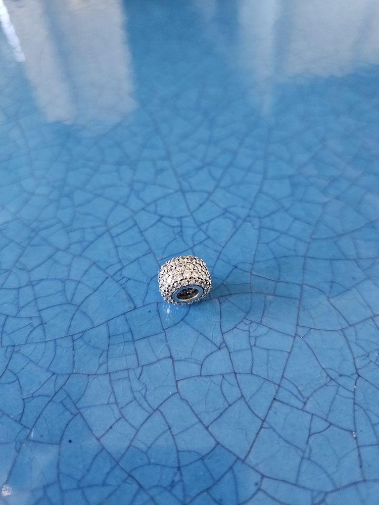 EN ARGENT:Charm Pandora jamais port� 38 Villars (42)