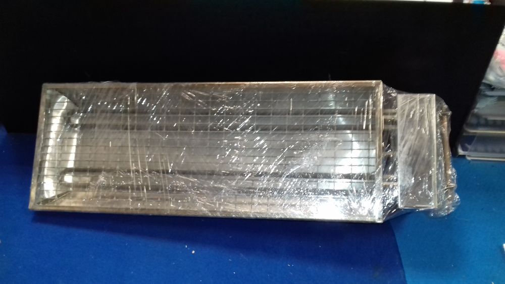 Armature infrarouge 250 Watts - �levage aviculture - NEUVE. 95 Marsaneix (24)