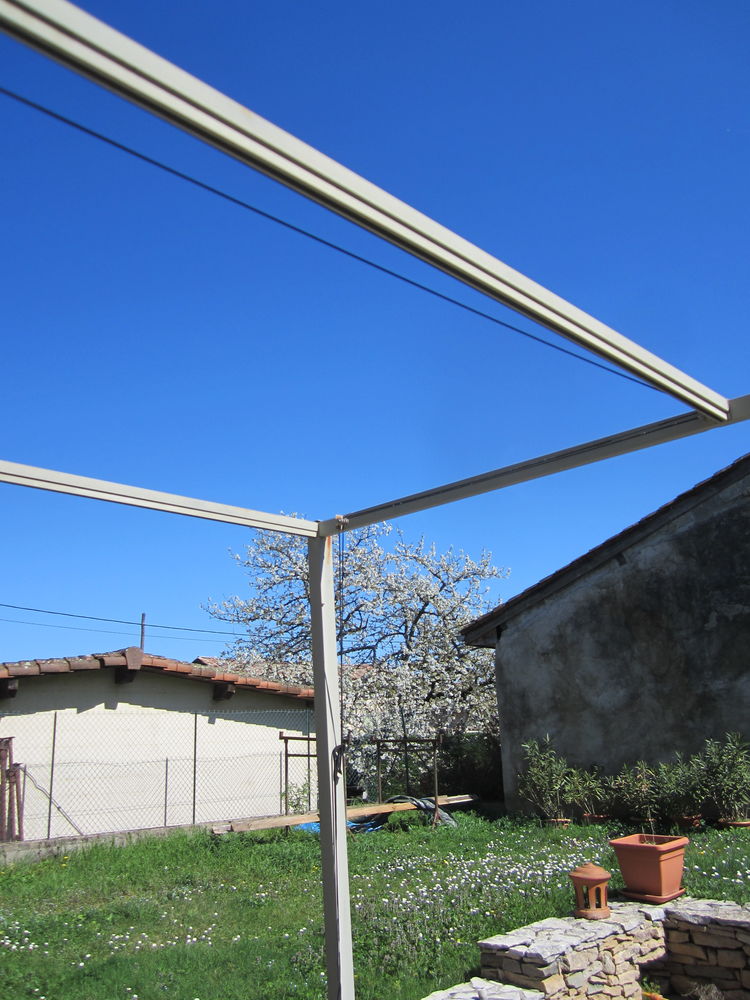 Armature m�tallique d 'une pergola -2.5*2.5m- b�che abim�e
100 Saint-Alban-de-Roche (38)