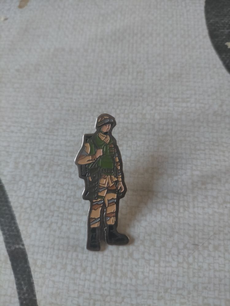 pin's arm�e de terre 3 Miribel (01)