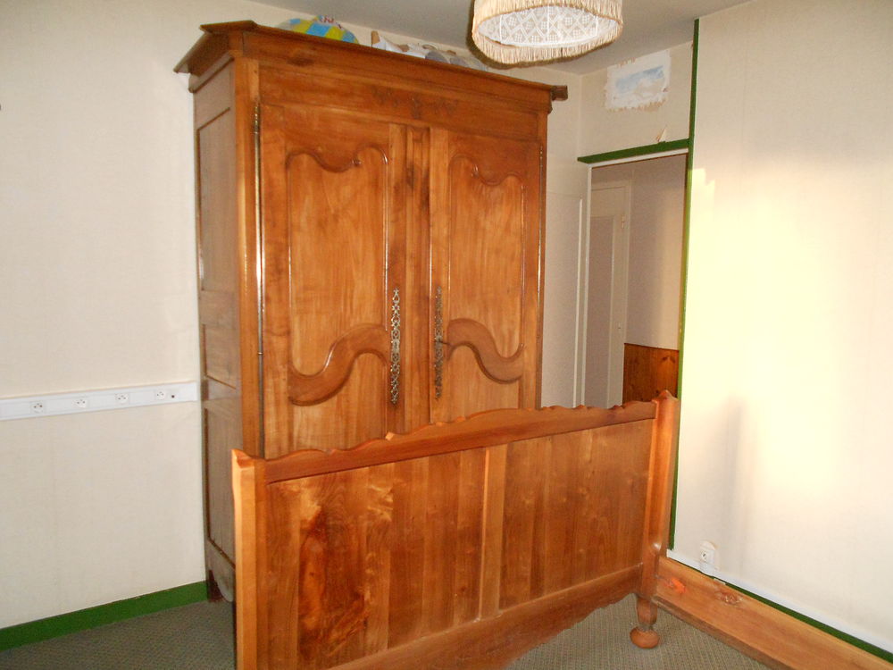 armoir lit louis 15 en merisier 400 Ruaudin (72)