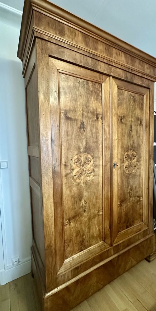 Armoire ancienne belle et spacieuse 200 Chamb�ry (73)
