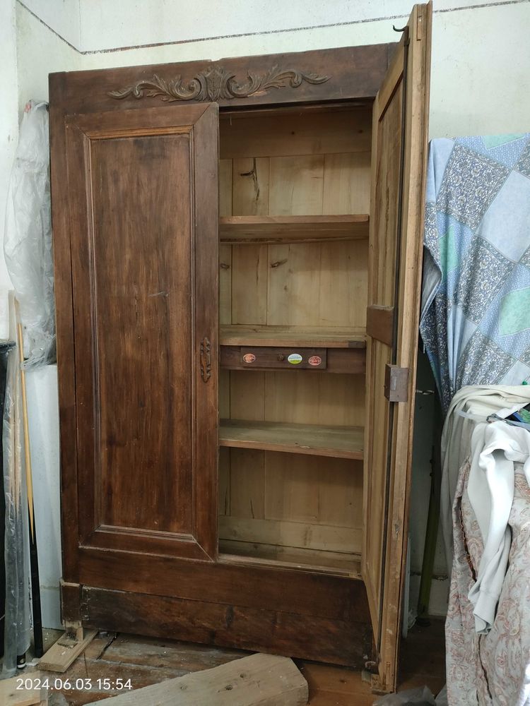 Armoire ancienne en bois massif 300 Brignemont (31)
