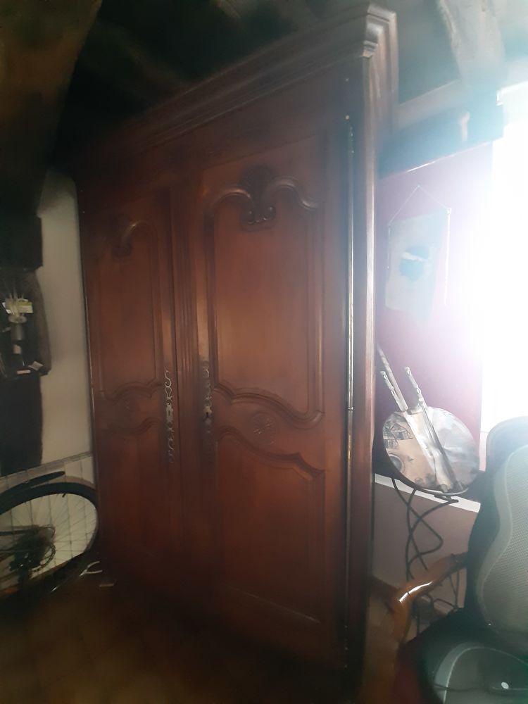 armoire ancienne en bon �tat. 500 Avrilly (27)
