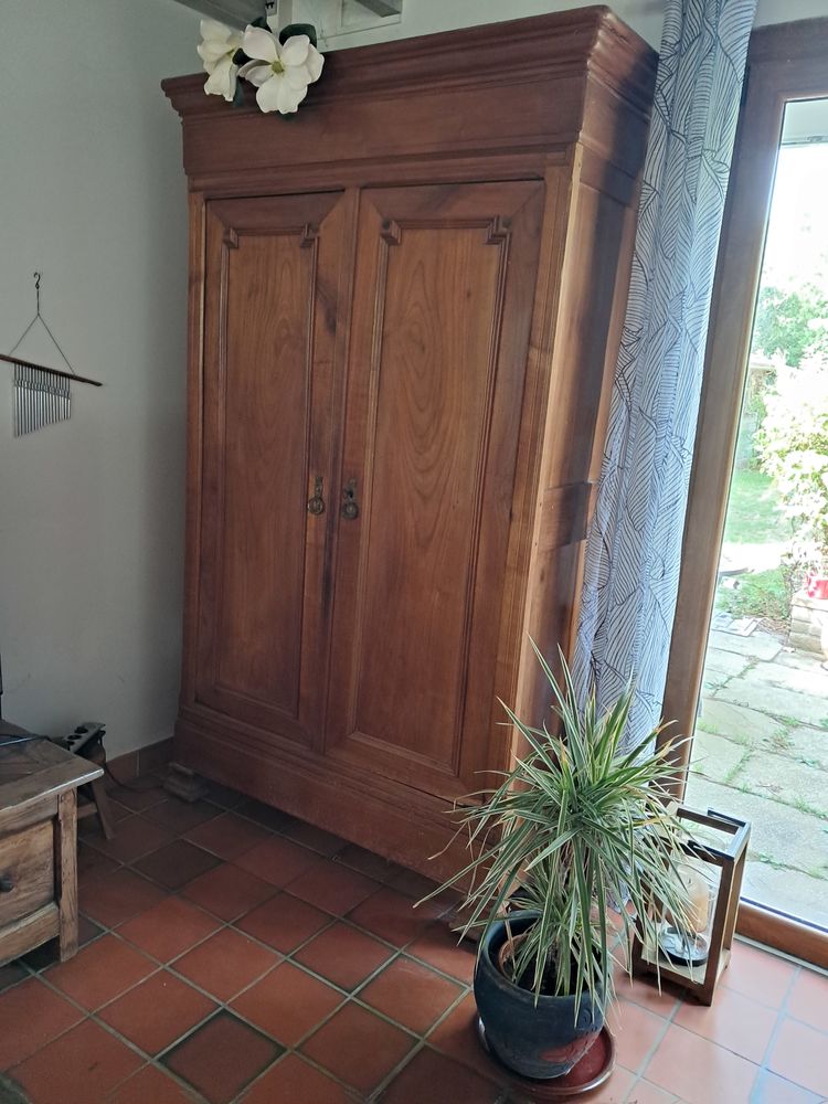 Armoire ancienne en fruitier 35 Bouguenais (44)
