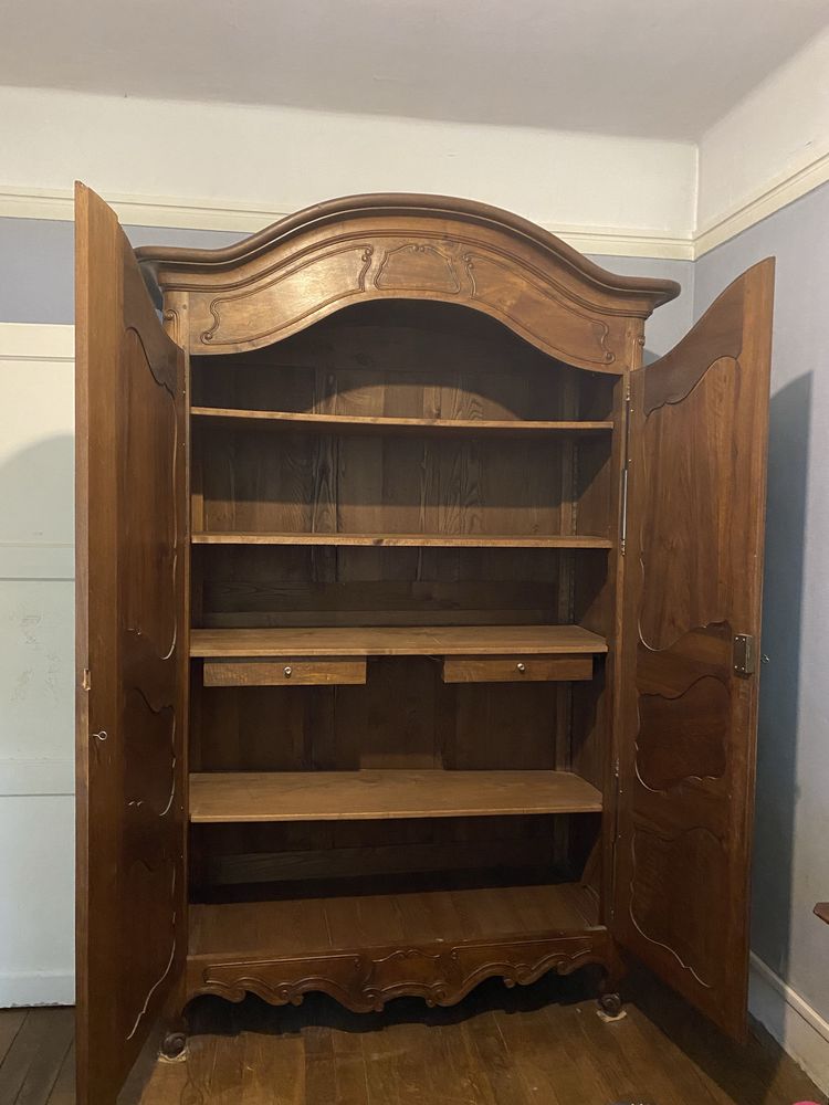 Armoire ancienne en noyer massif 200 Le Plessis-Robinson (92)