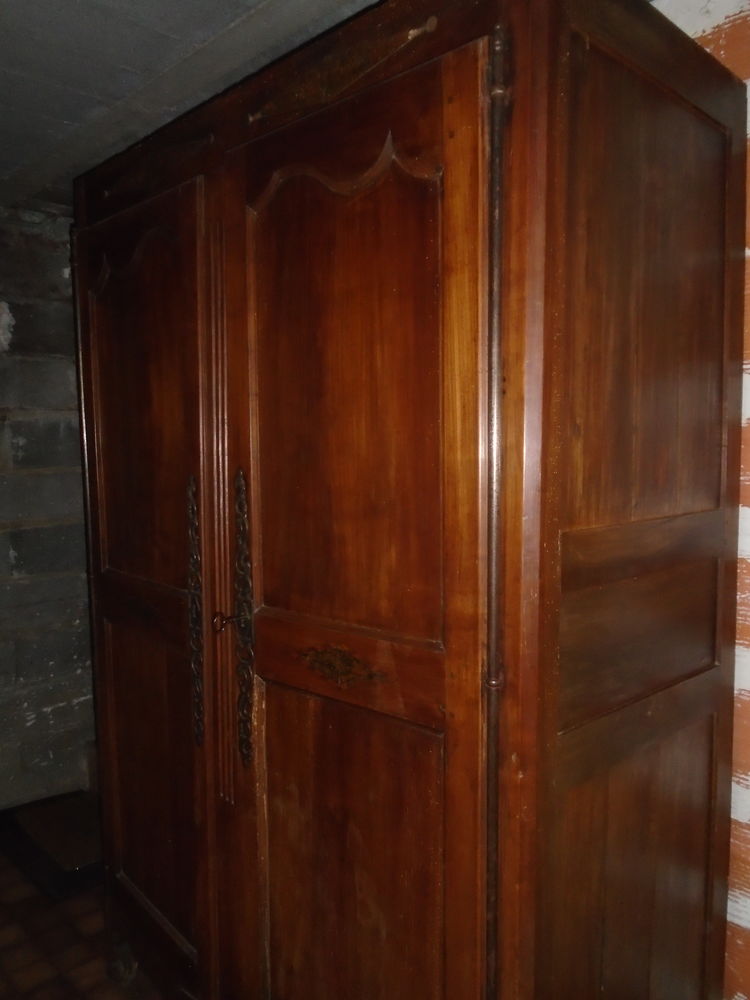 Comment Démonter Une Armoire Ancienne Chevillée
 - Armoires Anciennes Occasion En Poitou Charentes Annonces Achat Et Vente De Armoires Anciennes Paruvendu Mondebarras