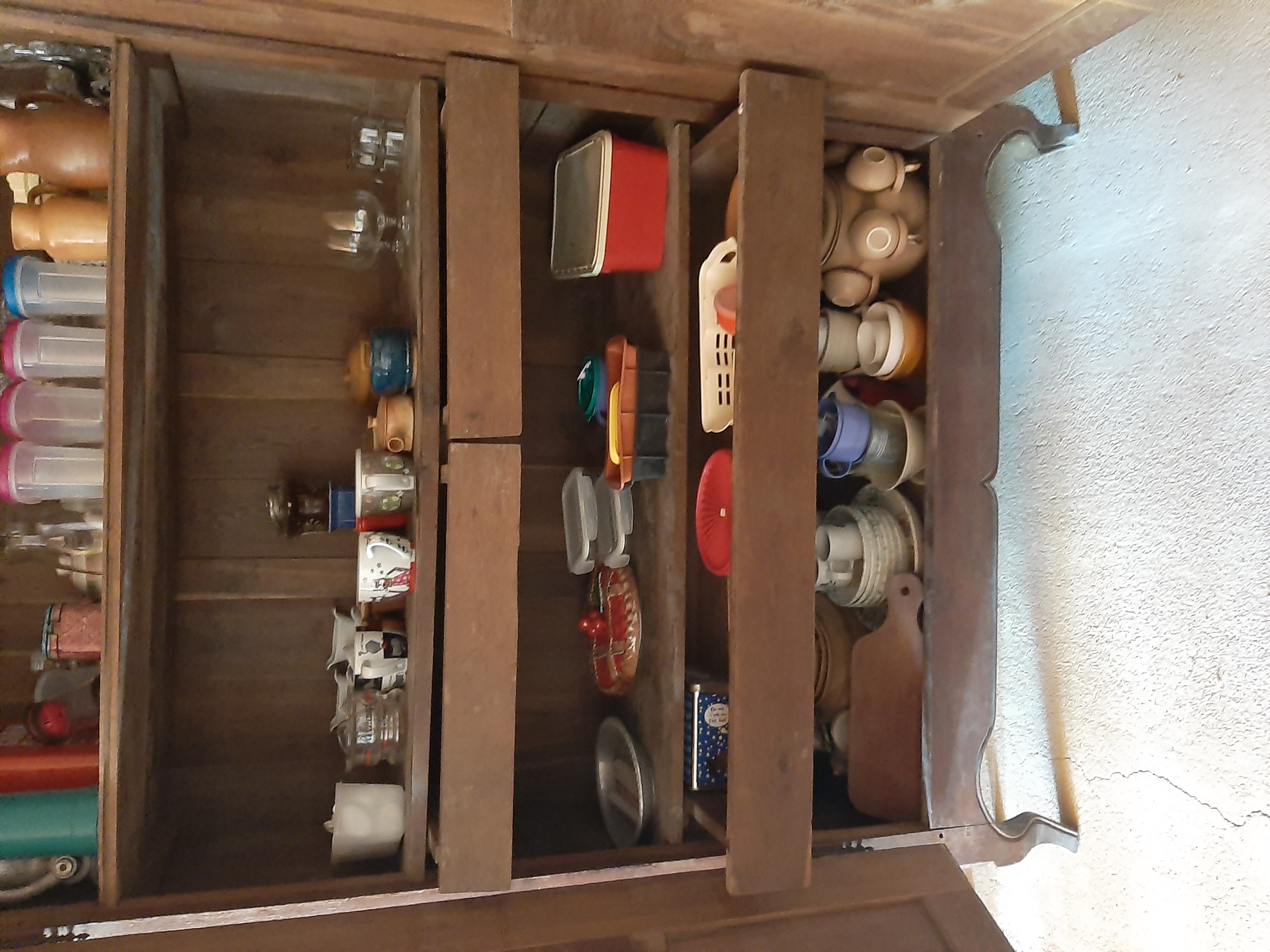 Armoire   ancienne
200 Vesvres-sous-Chalancey (52)