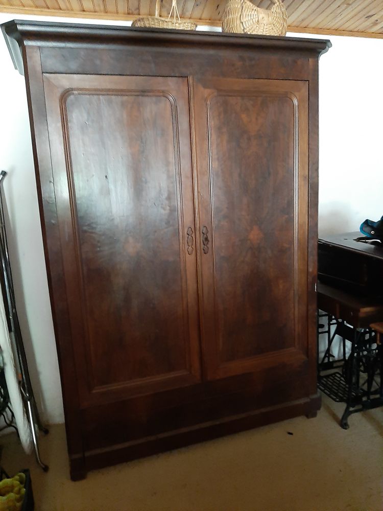 Armoire ancienne 180 Vesvres-sous-Chalancey (52)