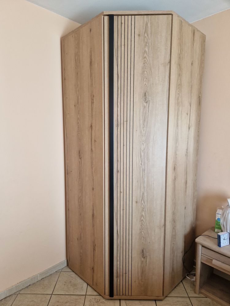 armoire d angle en.bois 250 Marseille 11 (13)