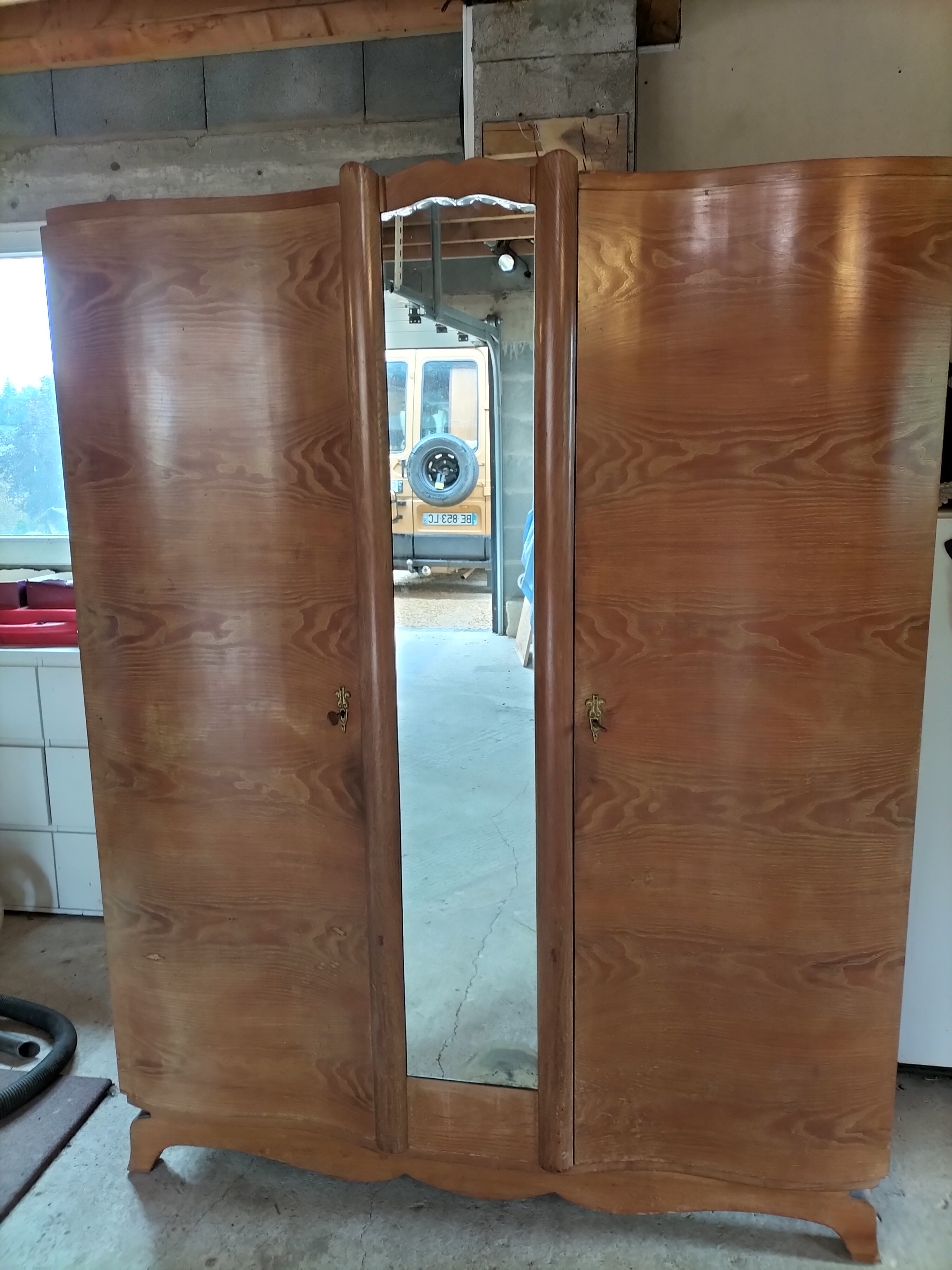 Armoire ann�es 1960 et TBE 70 Tuff� (72)