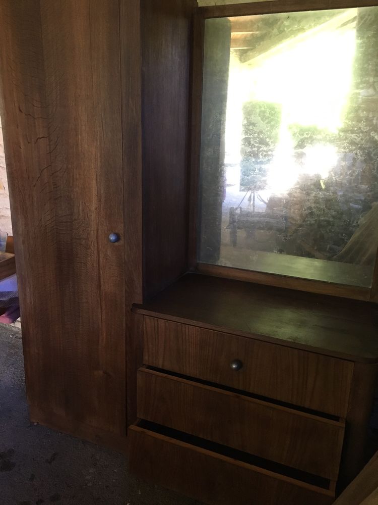 Armoire asym�trique ann�e 1950 environ 200 Benon (17)