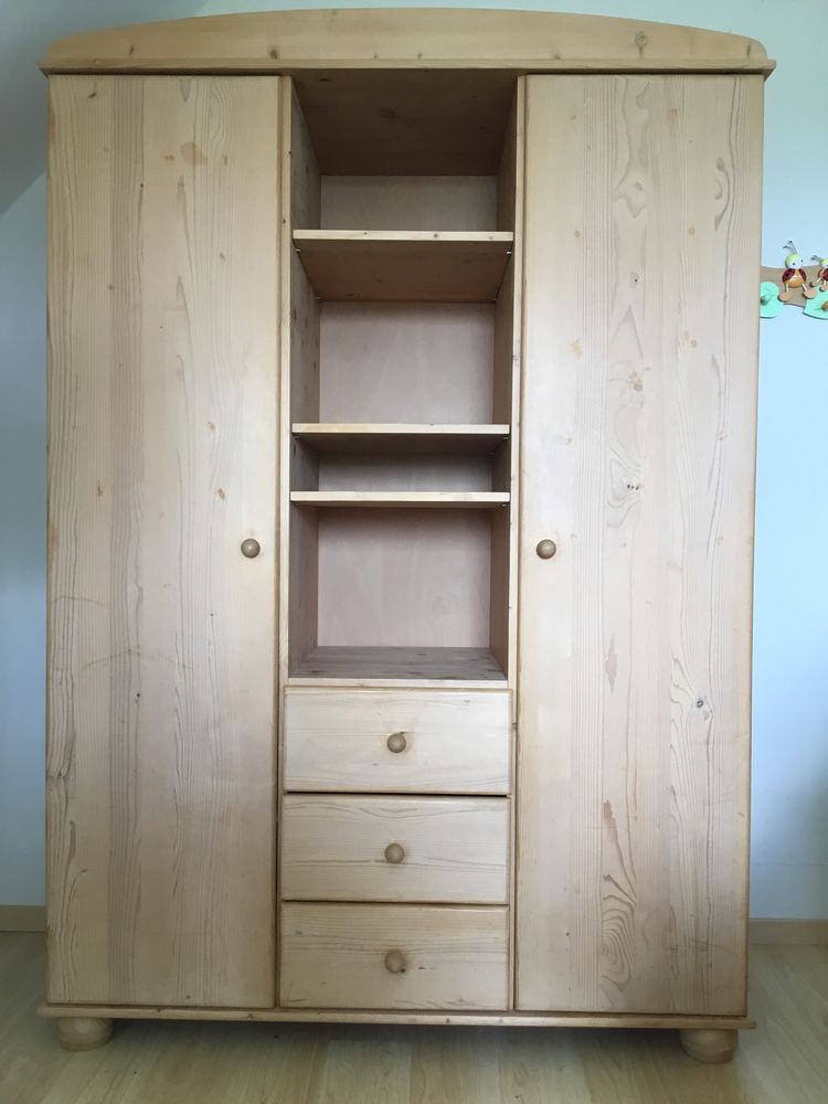 Armoire b�b� en bois massif 180 Cangey (37)