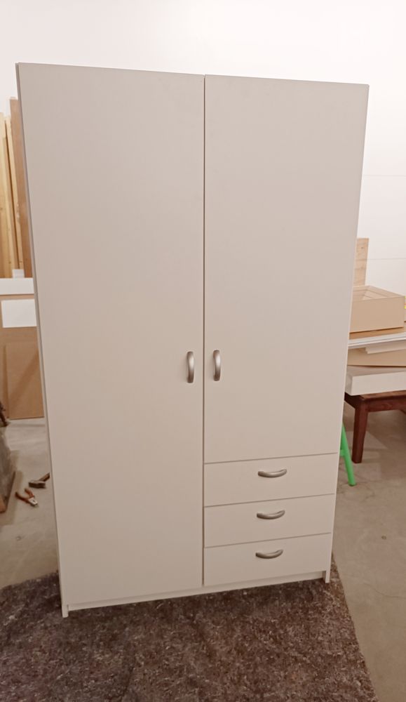 Armoire blanche mat avec deux portes et trois tiroirs 120 Lyon 4 (69)