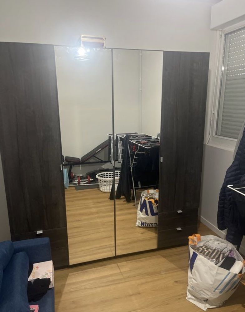 Armoire en bois avec des portes miroir 200 Saumur (49)