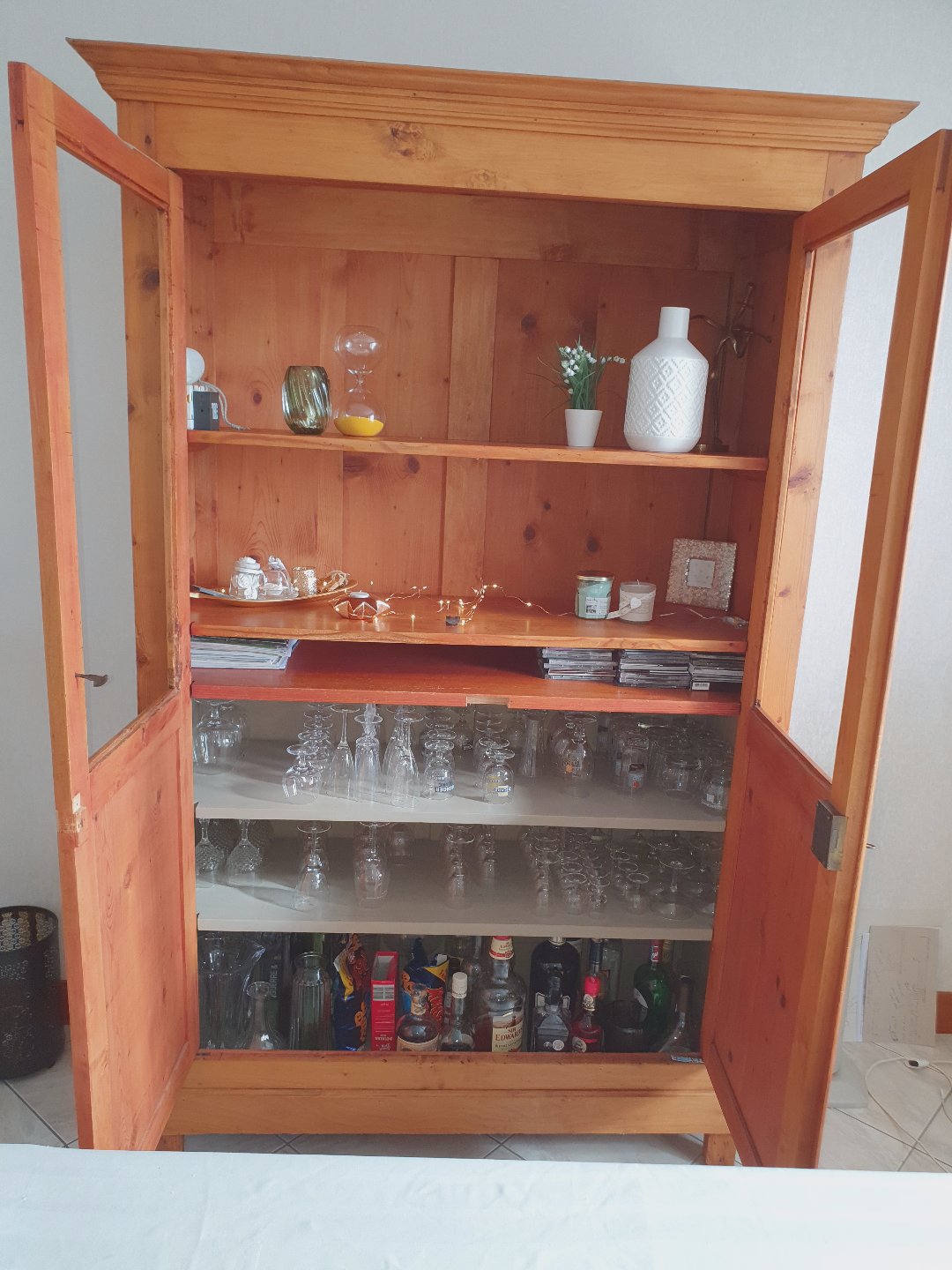 Armoire bois cir� ancienne 
150 Bessay-sur-Allier (03)