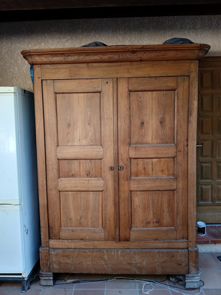 Armoire en bois � deux portes
Armoire ch�ne H 223 P 53 L 156 400 La Ciotat (13)