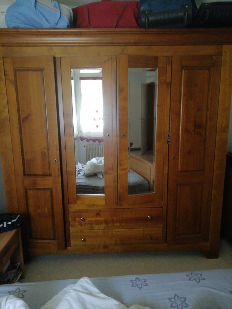 Armoire en bois de merisier en bon �tat 500 Colmar (68)