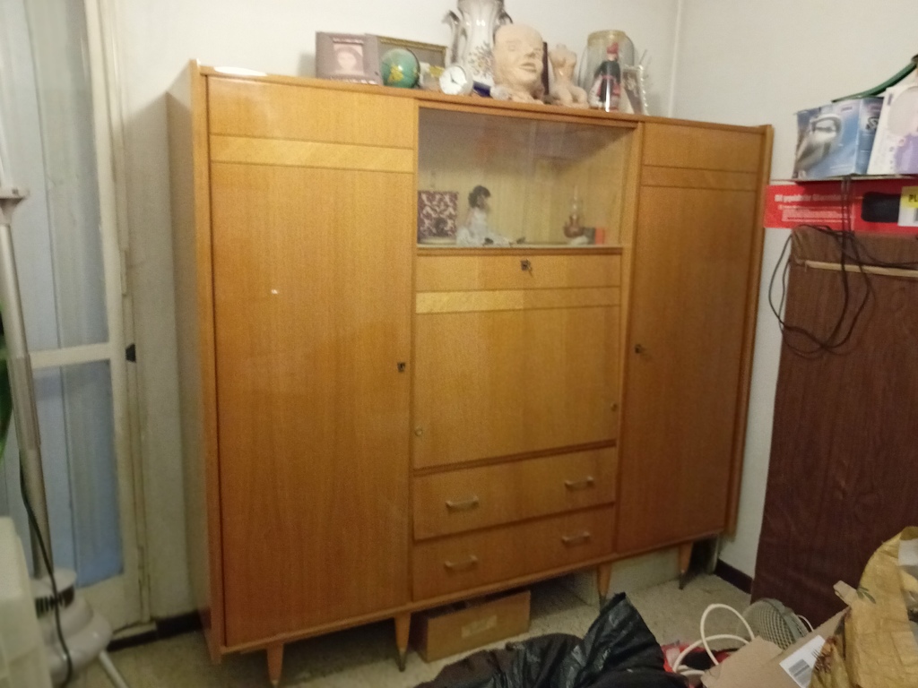 Armoire de chambre � coucher : 250 Cuges-les-Pins (13)