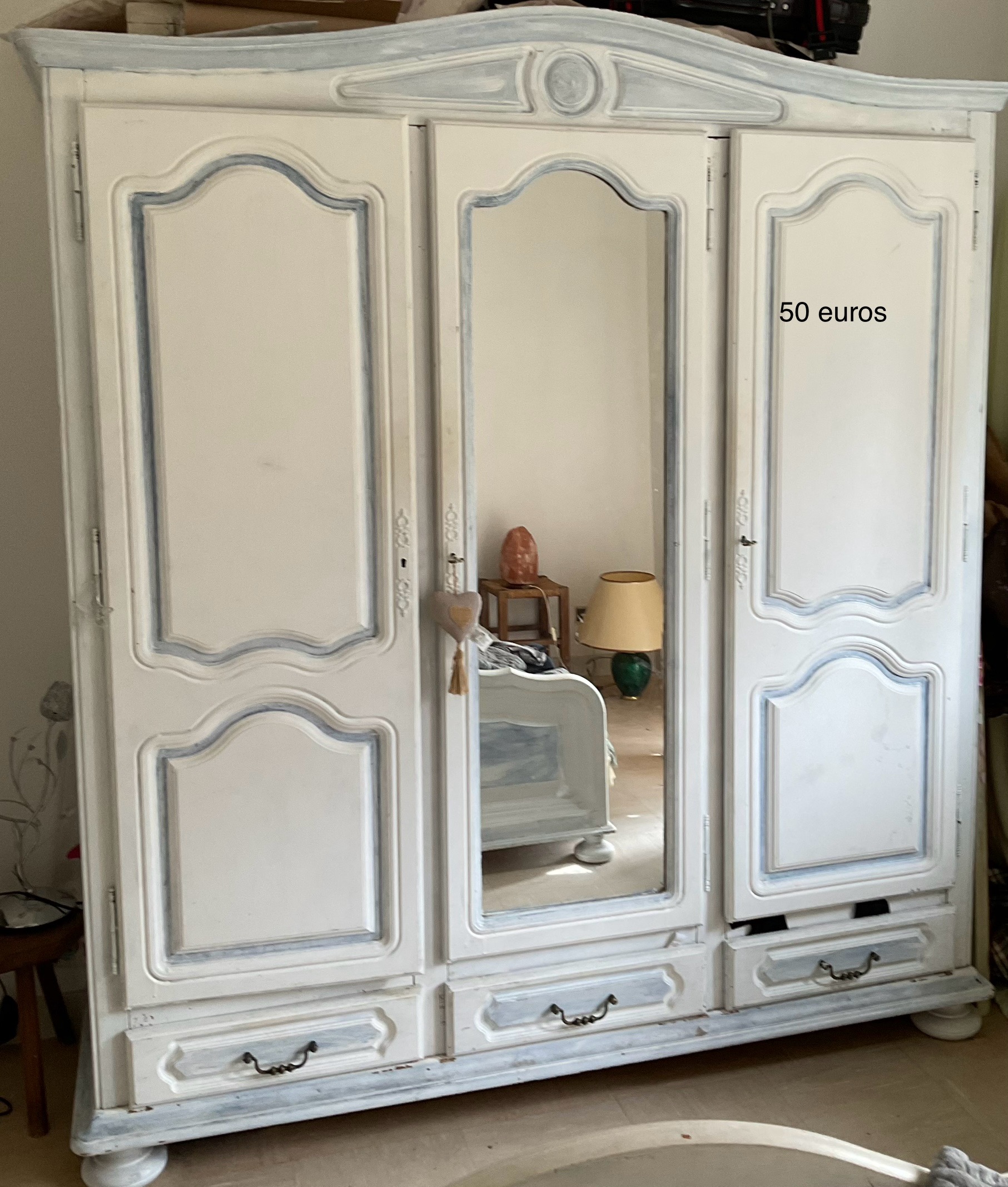 Armoire ch�ne fonc� peinte en blanc 60 Saint-Laurent-en-Grandvaux (39)
