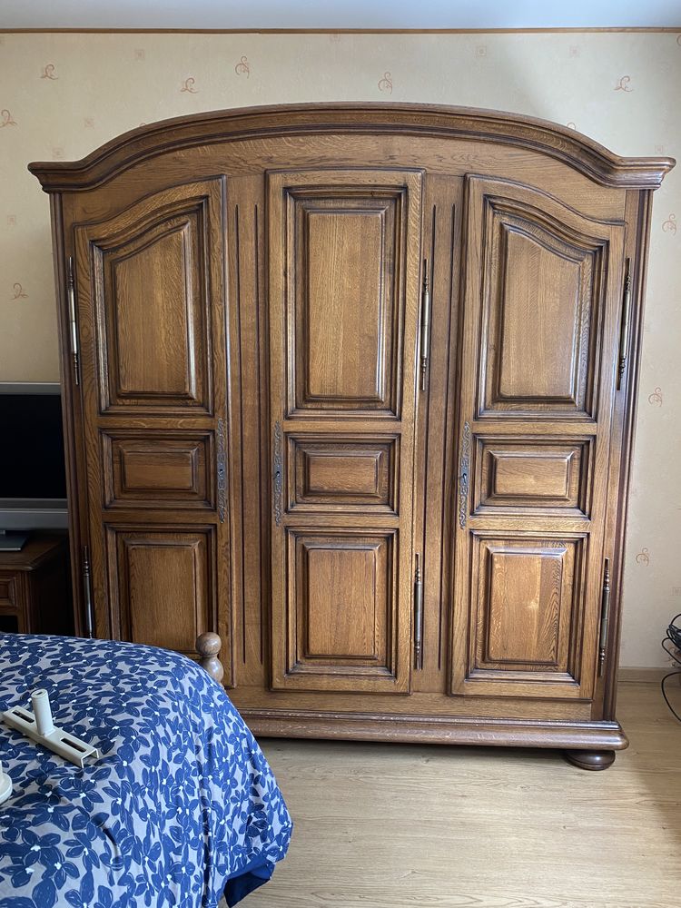 Armoire en ch�ne massif 3 portes 300 Frouard (54)
