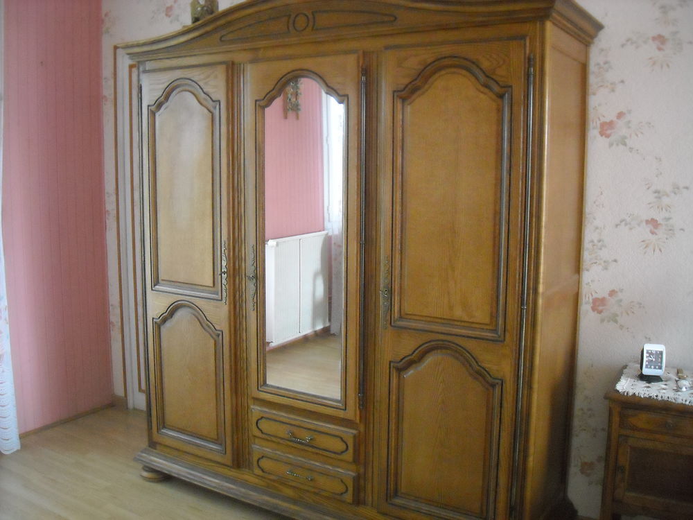 armoire en ch�ne 100 Saint-Ou�n-des-Toits (53)