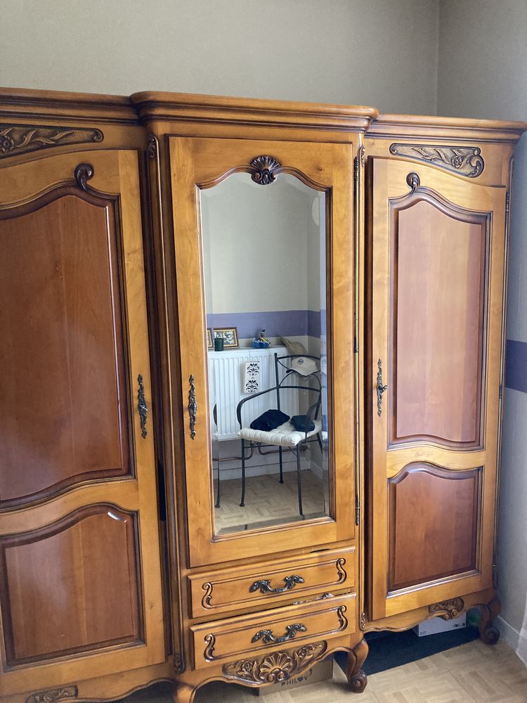 Armoire + 2.chevets merisier 40 Magnanville (78)