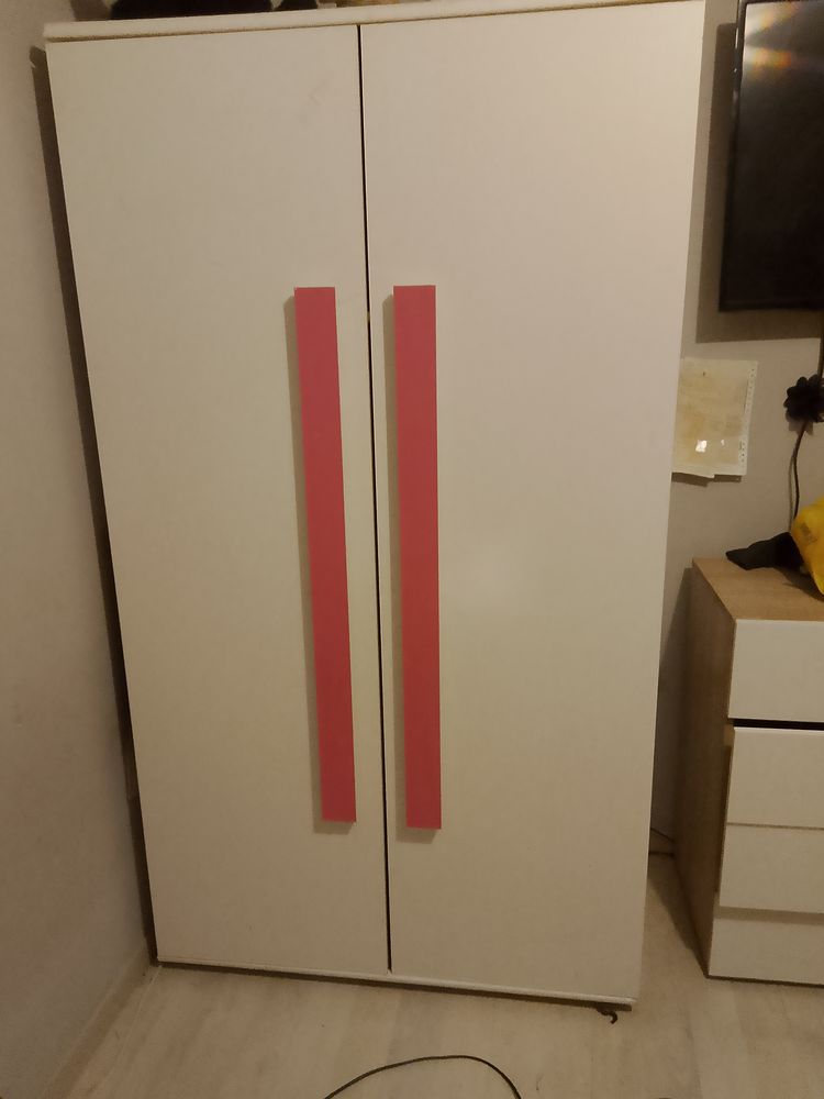 ARMOIRE ET SA COMMODE 70 Roujan (34)