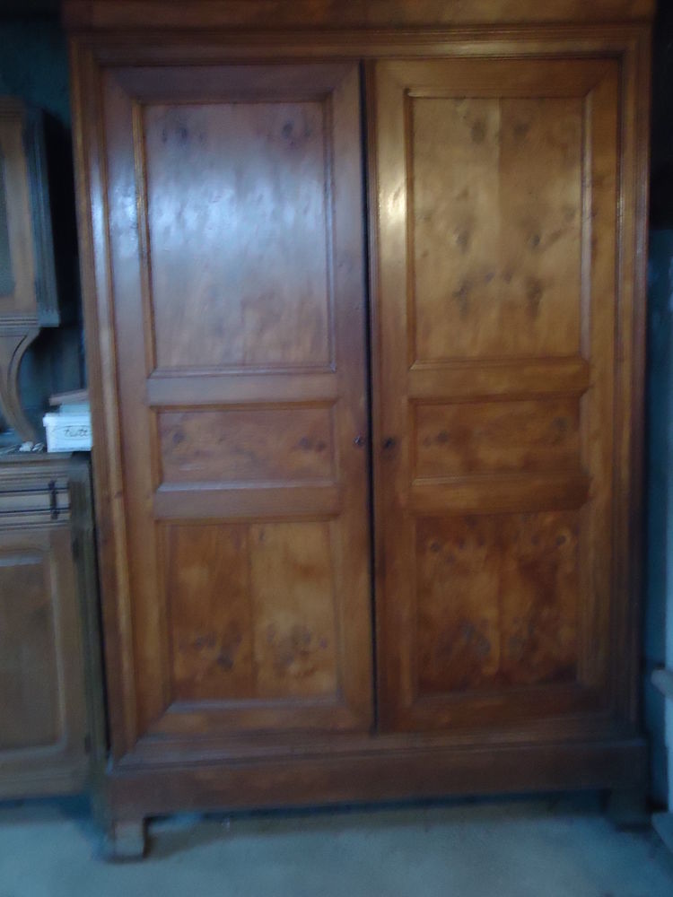 Armoire deux portes en noyer 200 Lavaveix-les-Mines (23)