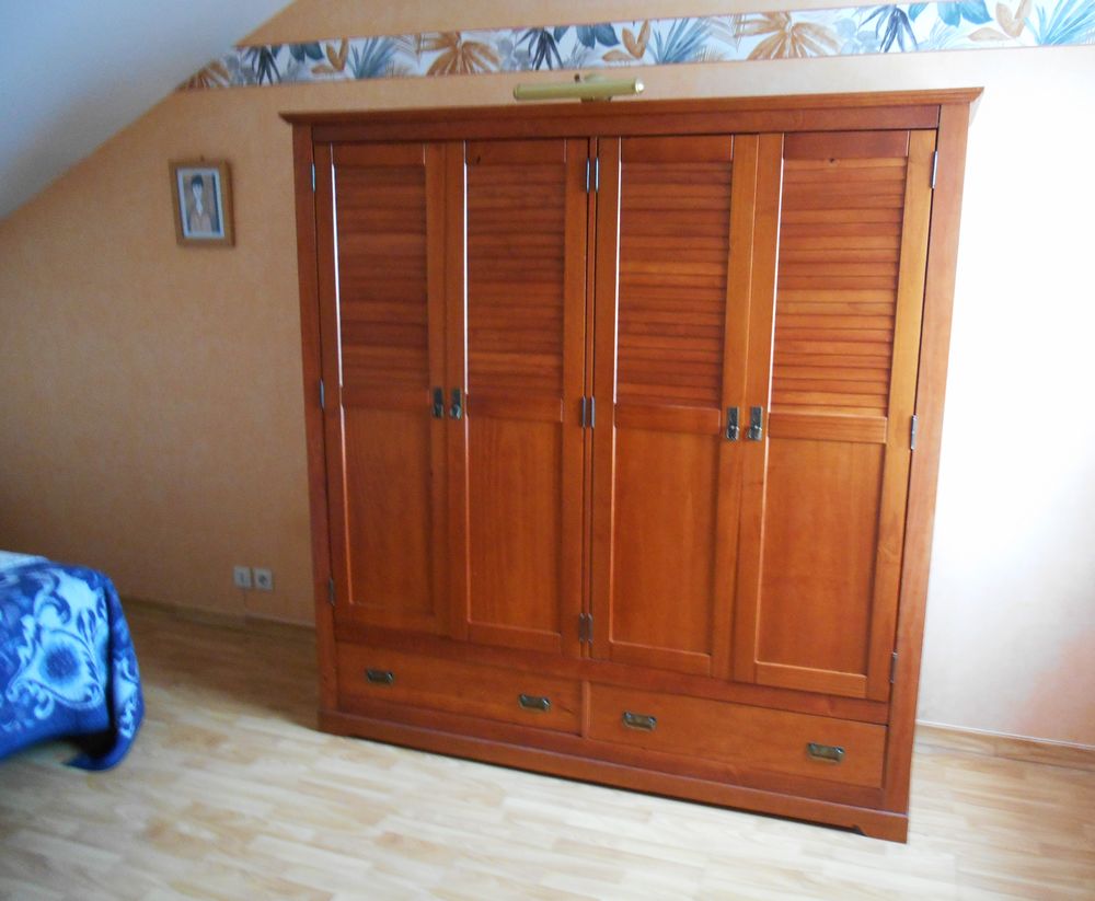 Armoire Double pour Chambre
195 H�rouville-Saint-Clair (14)