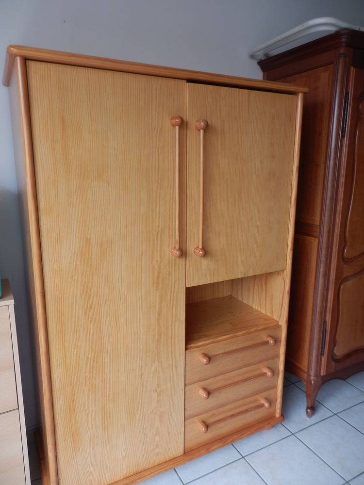 ARMOIRE ENFANT EN PIN 30 Saint-M�dard-de-Mussidan (24)