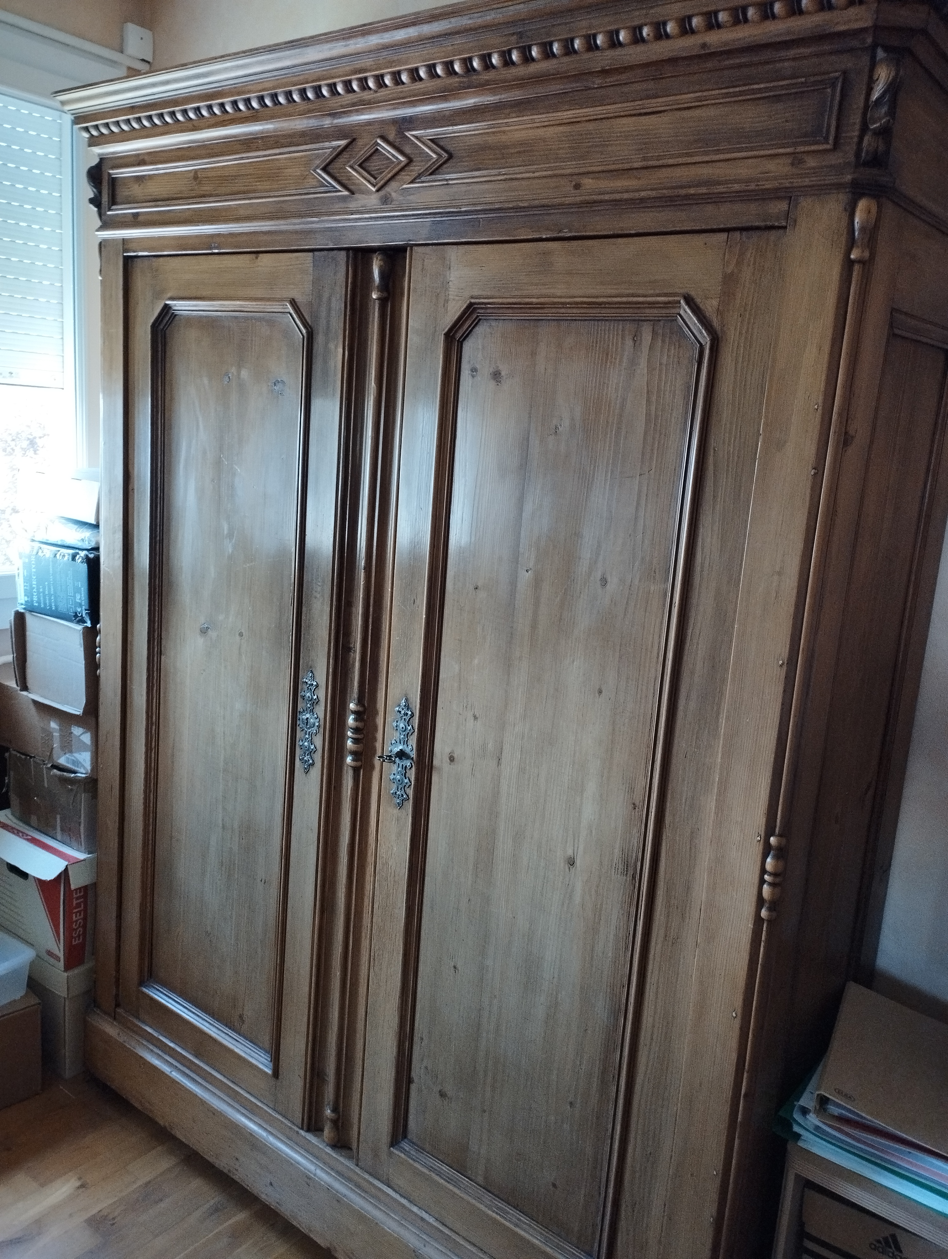 Armoire en pin fabrication artisanale 90 Bourg-en-Bresse (01)