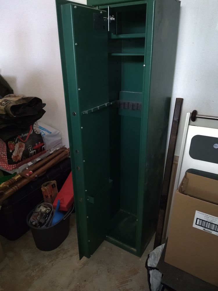 Armoire 5 fusils 200 Toulon (83)