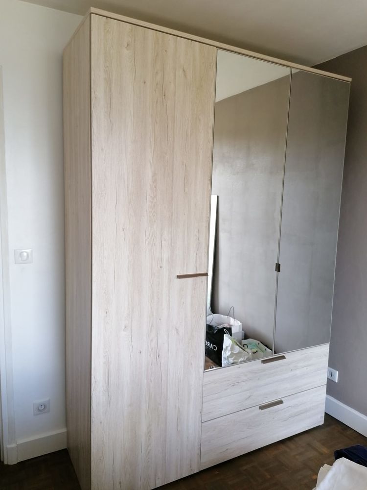 Armoire haute bois blanchi
230 Auvers-sur-Oise (95)