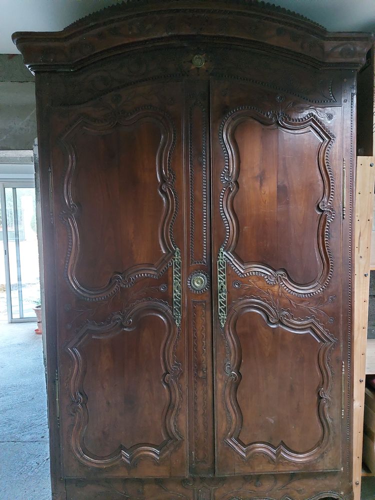 Armoire malouine r�nov�e en merisier et ch�ne; 0 Chabeuil (26)