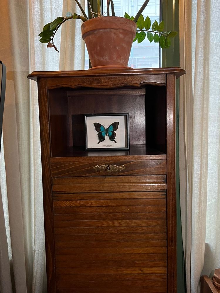 Armoire/ mange debout � rideau 150 Paris 10 (75)