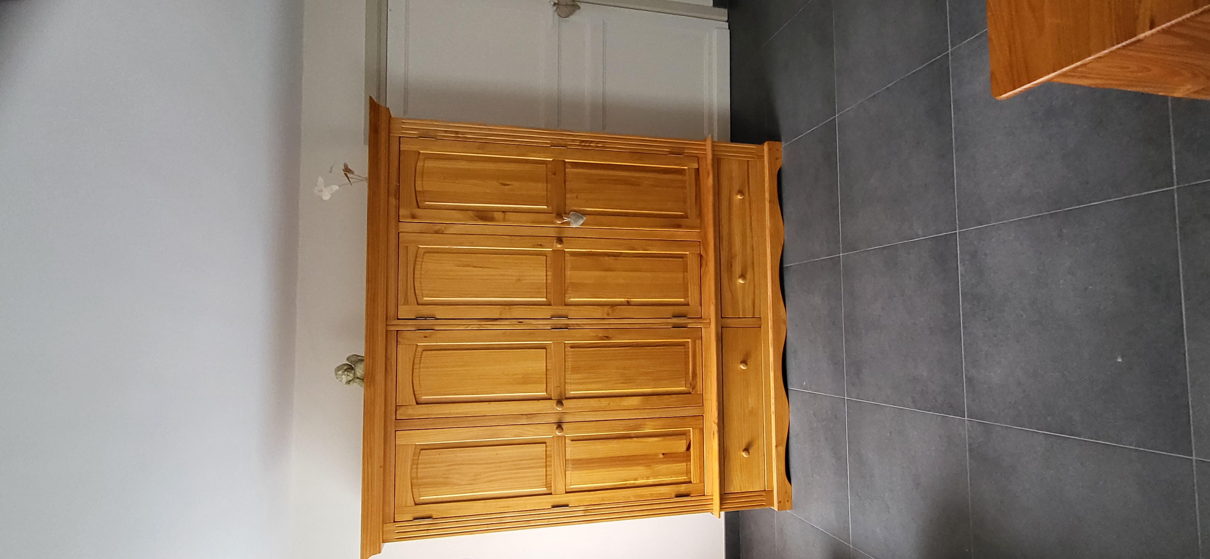 Armoire pin massif 0 Cobrieux (59)