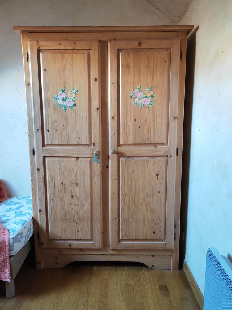 Armoire en pin massif 40 Arpajon (91)