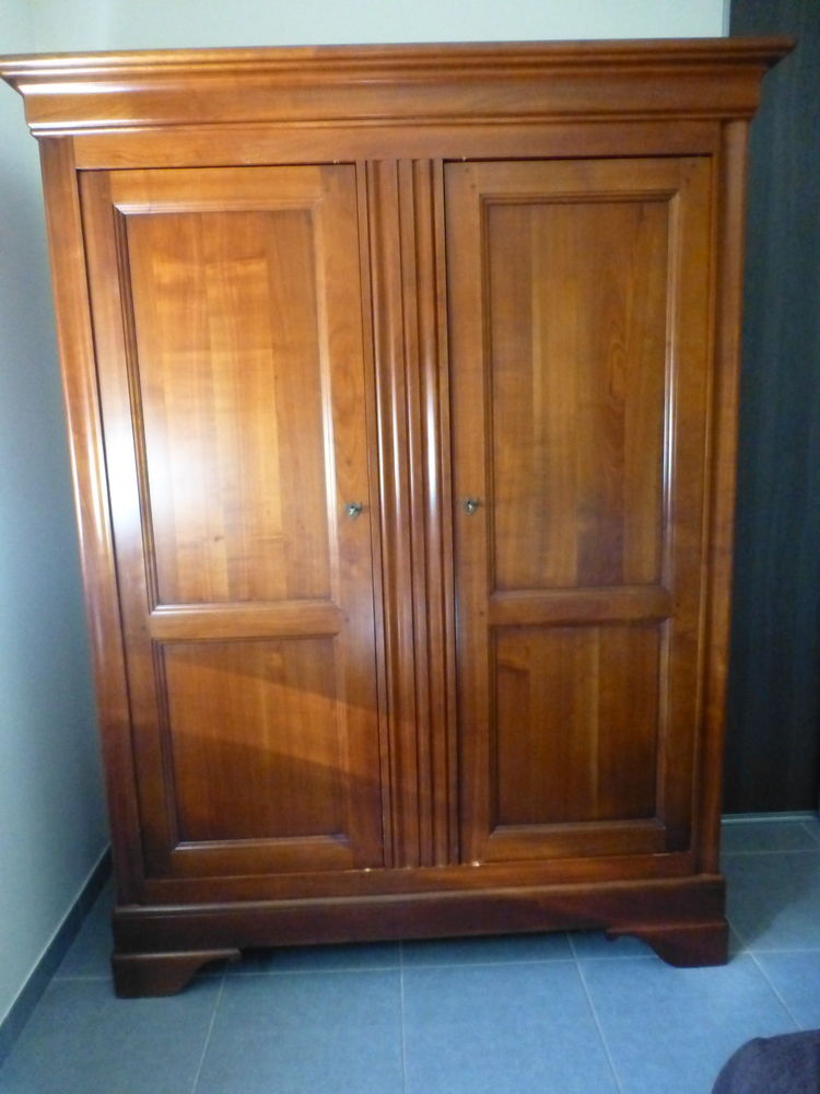 ARMOIRE MERISIER MASSIF TRES BON ETAT 320 Pelleport (31)