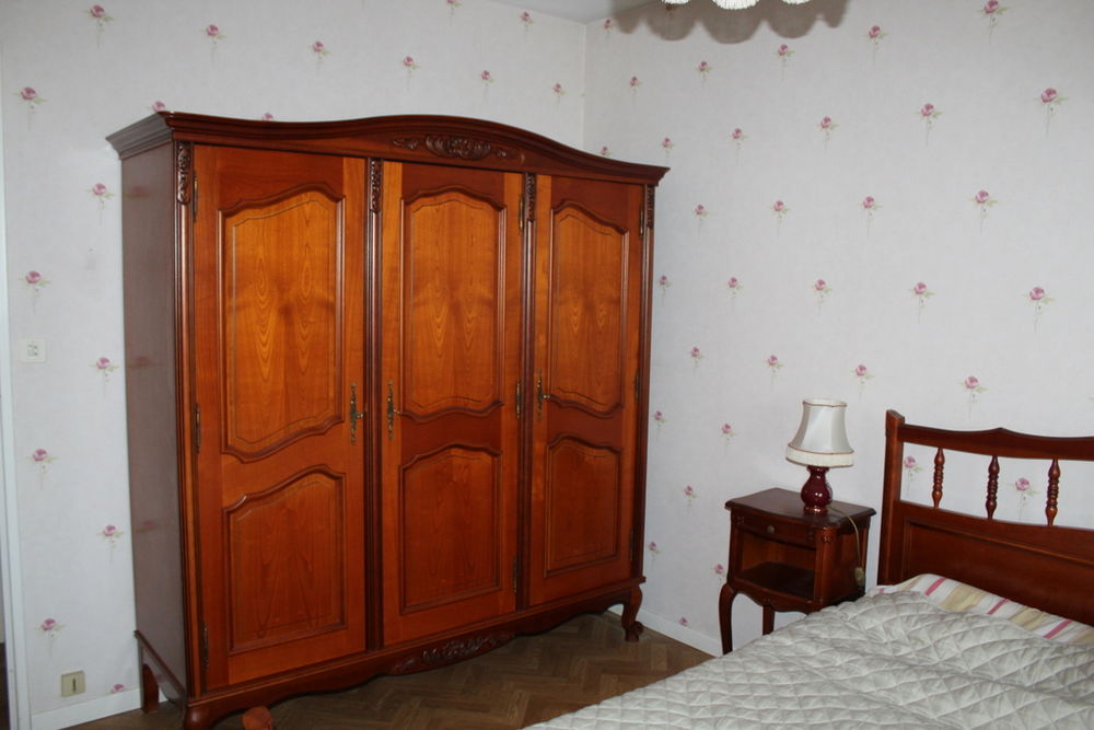 ARMOIRE EN MERISIER 250 Rennes (35)