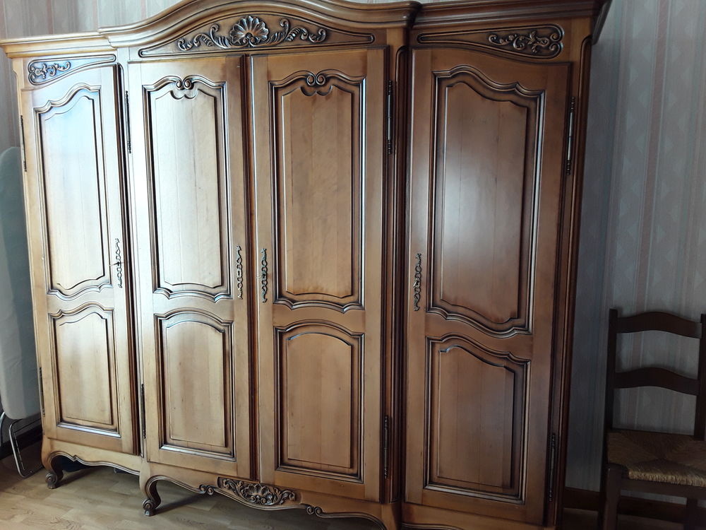 Armoire  merisier 250 �tang-sur-Arroux (71)