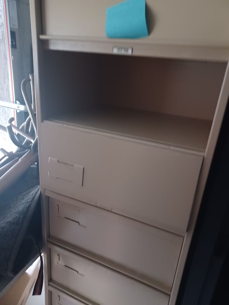 ARMOIRE M�TALLIQUE A CASIER 100 �pinal (88)