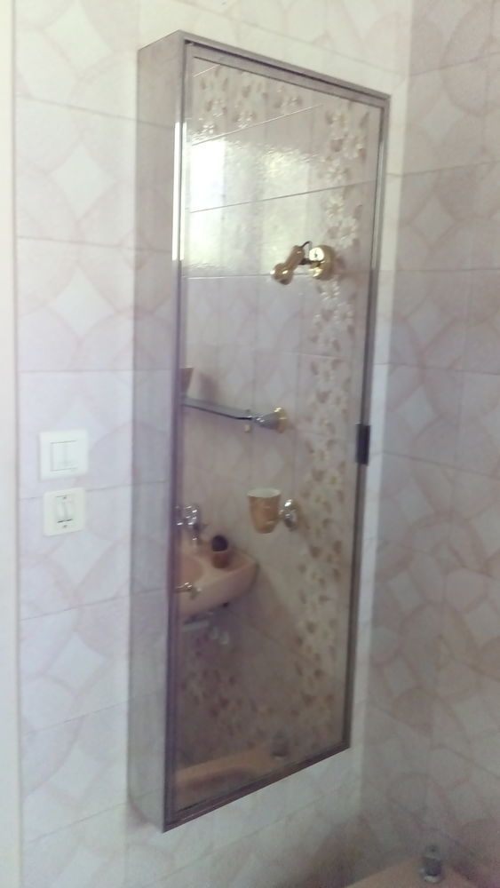 Armoire miroir Salle de bain 95 Montferrand-le-Ch�teau (25)