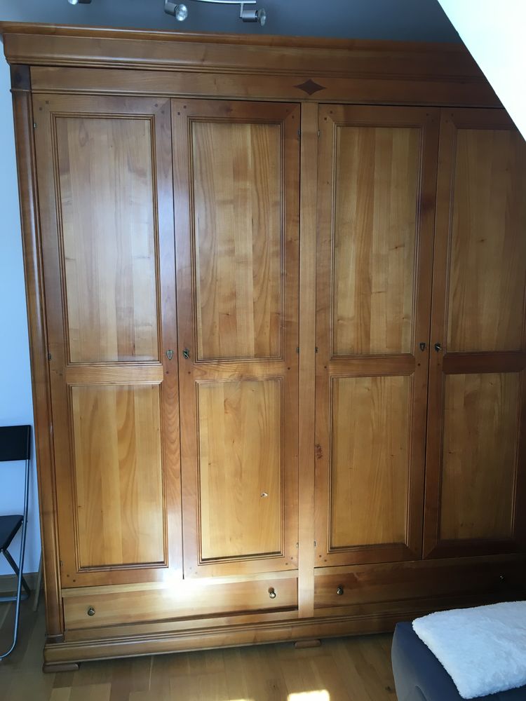 Armoire noyer massif marquet�e enti�rement chevill�e 300 Le Perray-en-Yvelines (78)