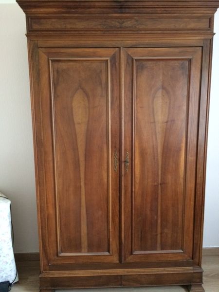 armoire en noyer 800 Roquefort-des-Corbi�res (11)