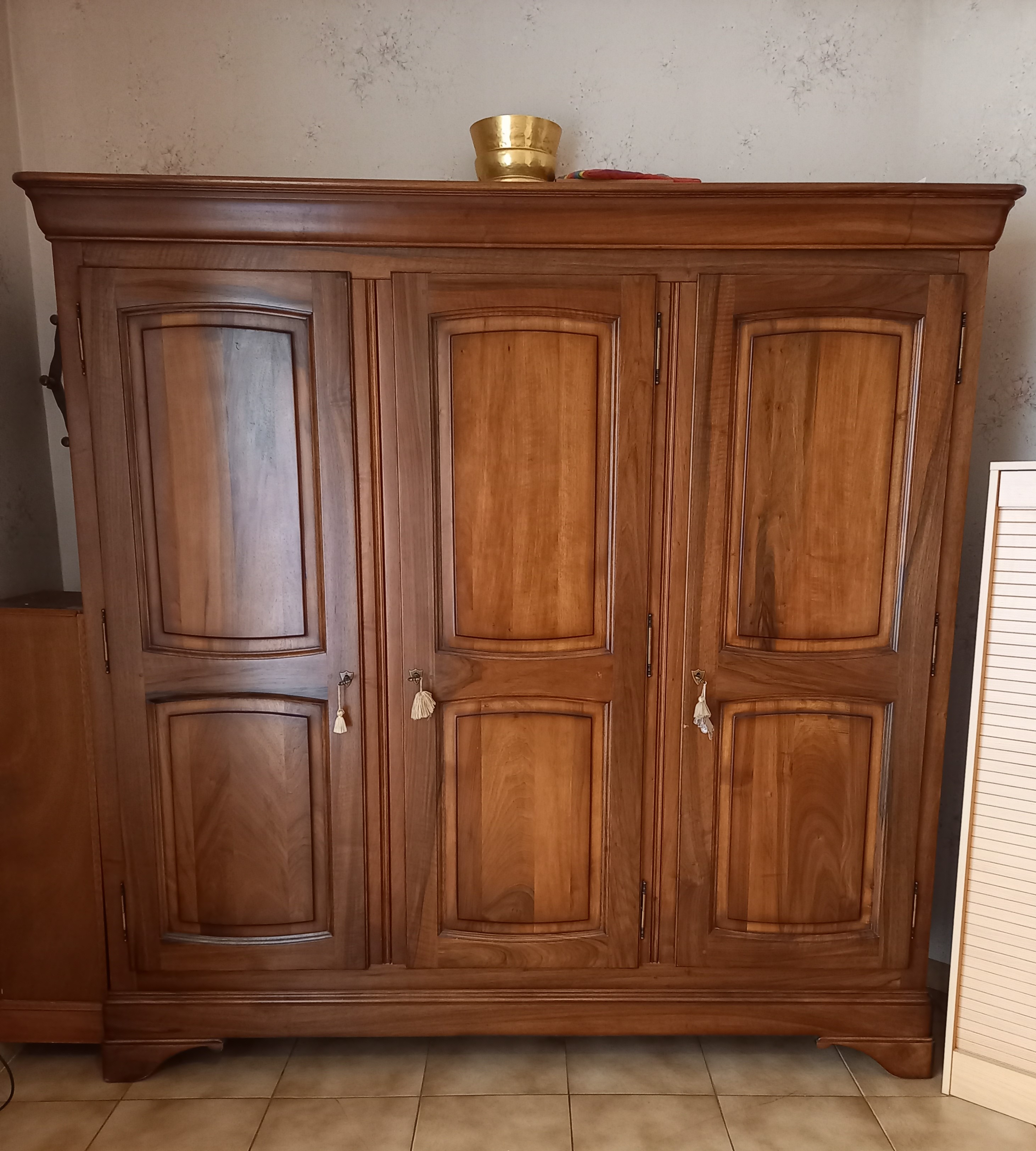 Armoire en noyer 750 B�ziers (34)